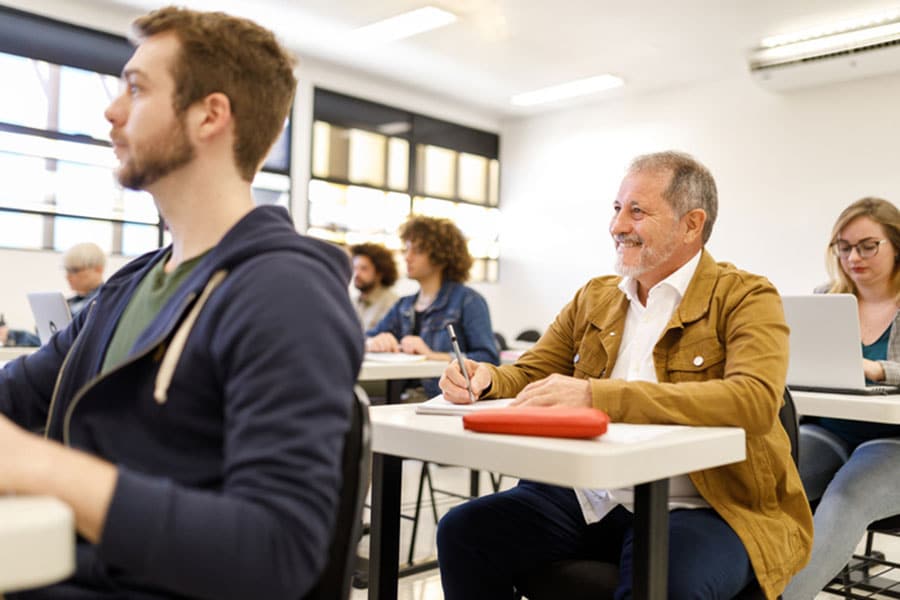 Free English ESL Classes Near Roseville, Michigan